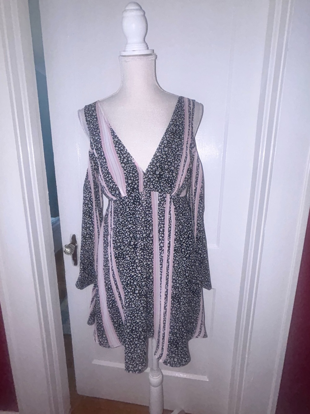Charlotte Russe Black & Light Pink Floral-Stripe colder shoulder romper sz L